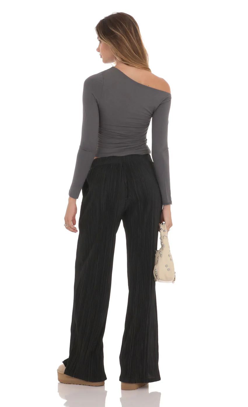 Pleated Straight Pants in Black