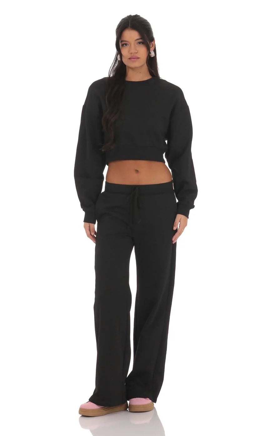 Cropped Jumper in Black