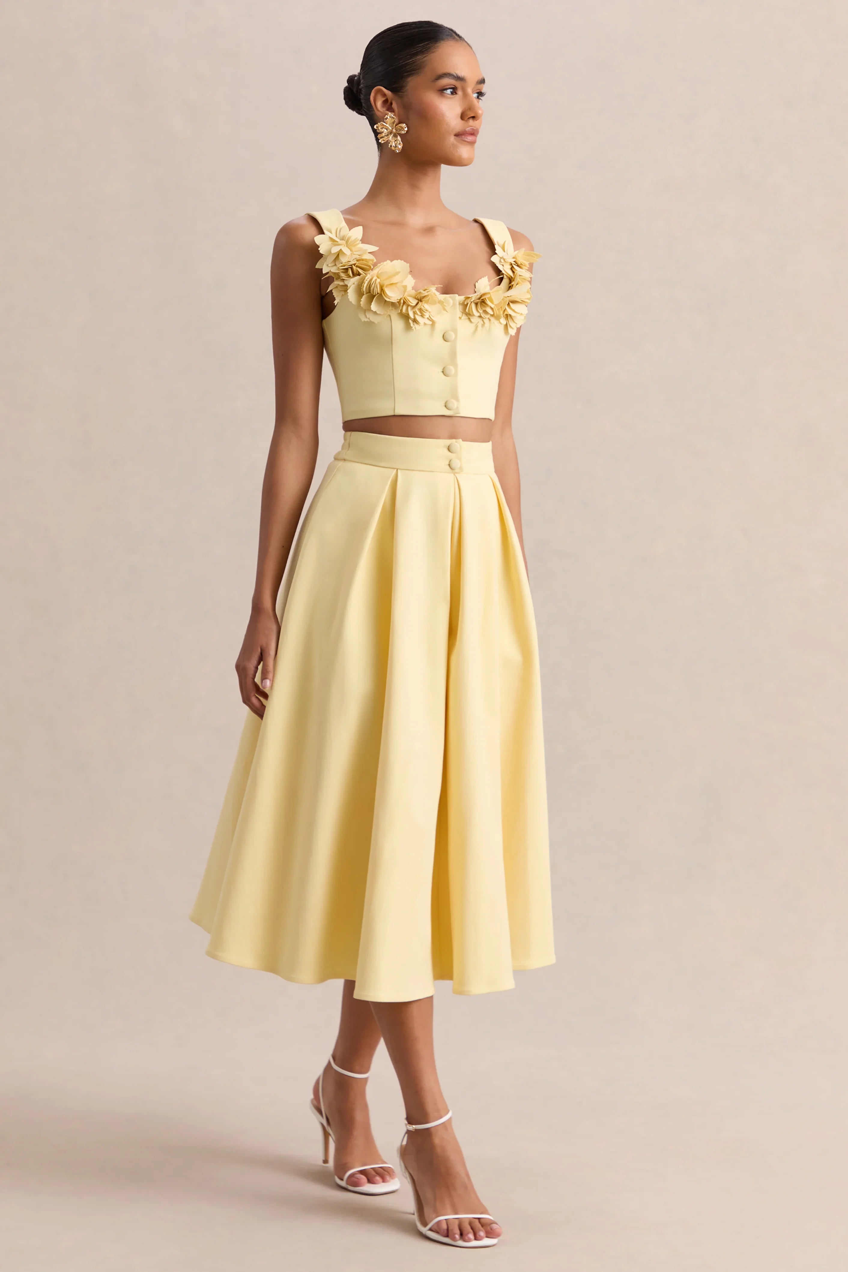 Caprielle Lemon Scoop Neck Crop Top With Corsage Detailing