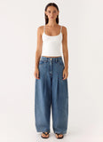 Zayn Pleated Denim Jeans Light Wash Blue