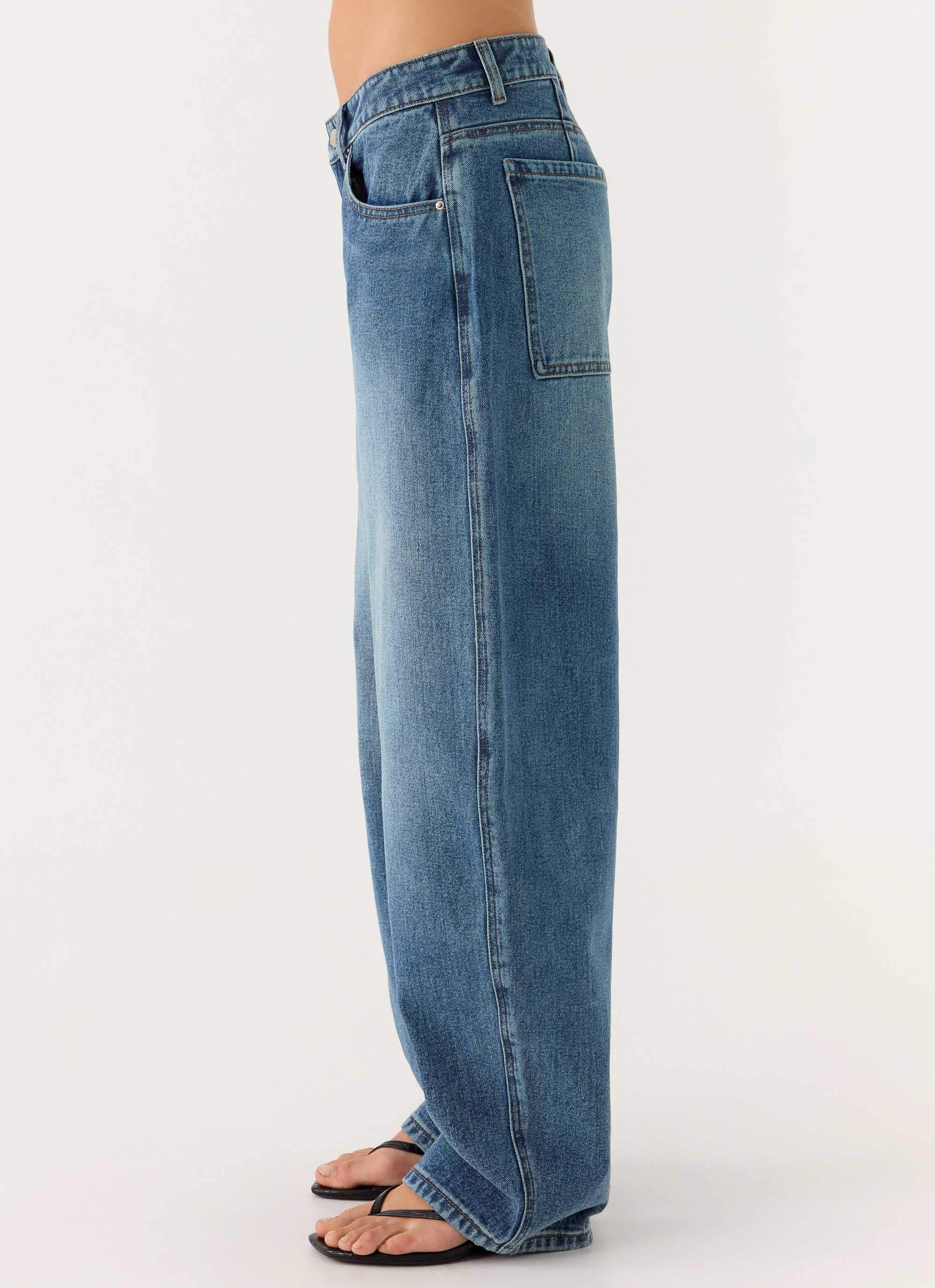 Stevie Low Rise Barrel Leg Denim Jeans Mid Wash Blue