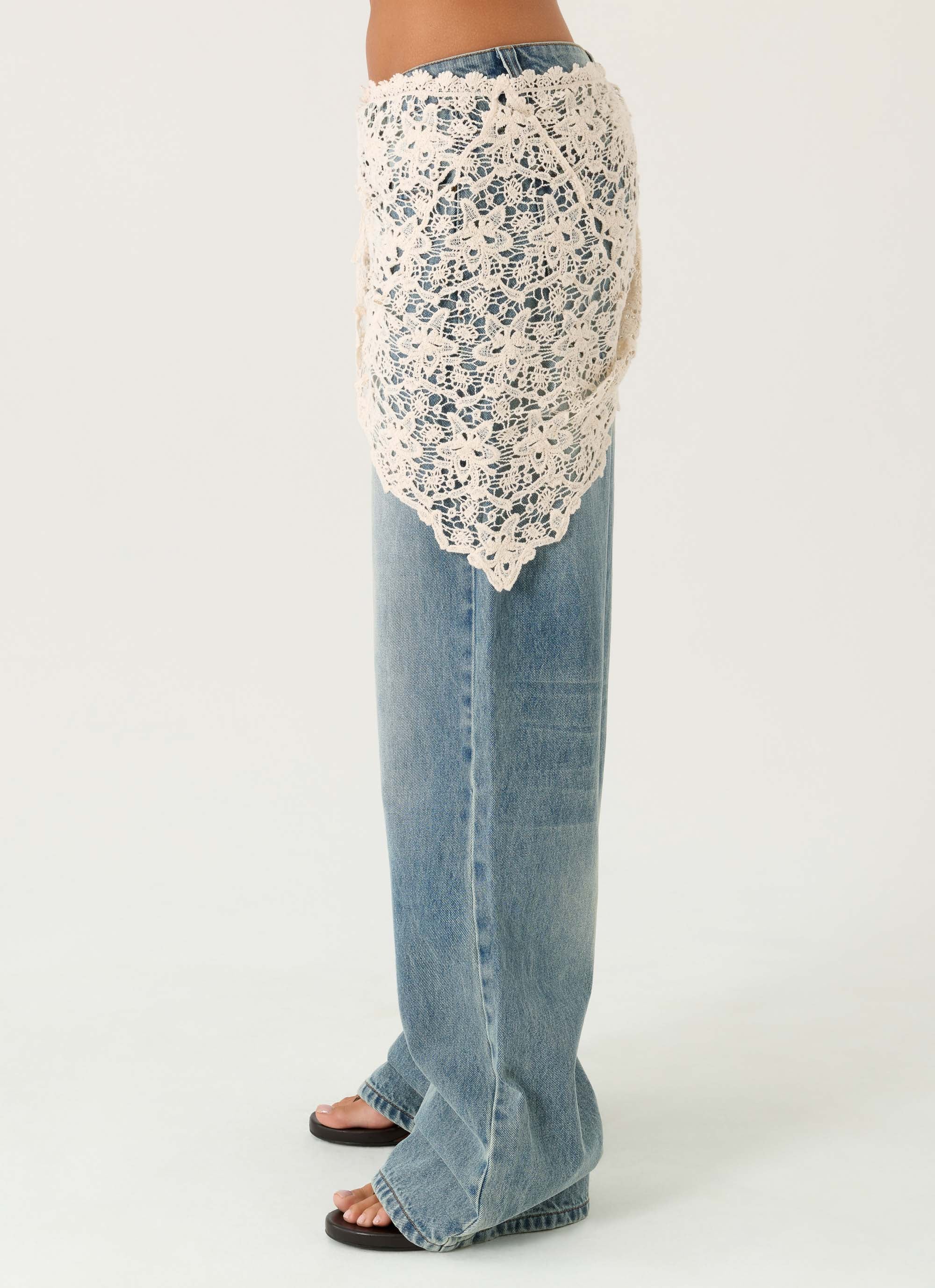 Elaris Scarf Low Rise Denim Jeans True Denim