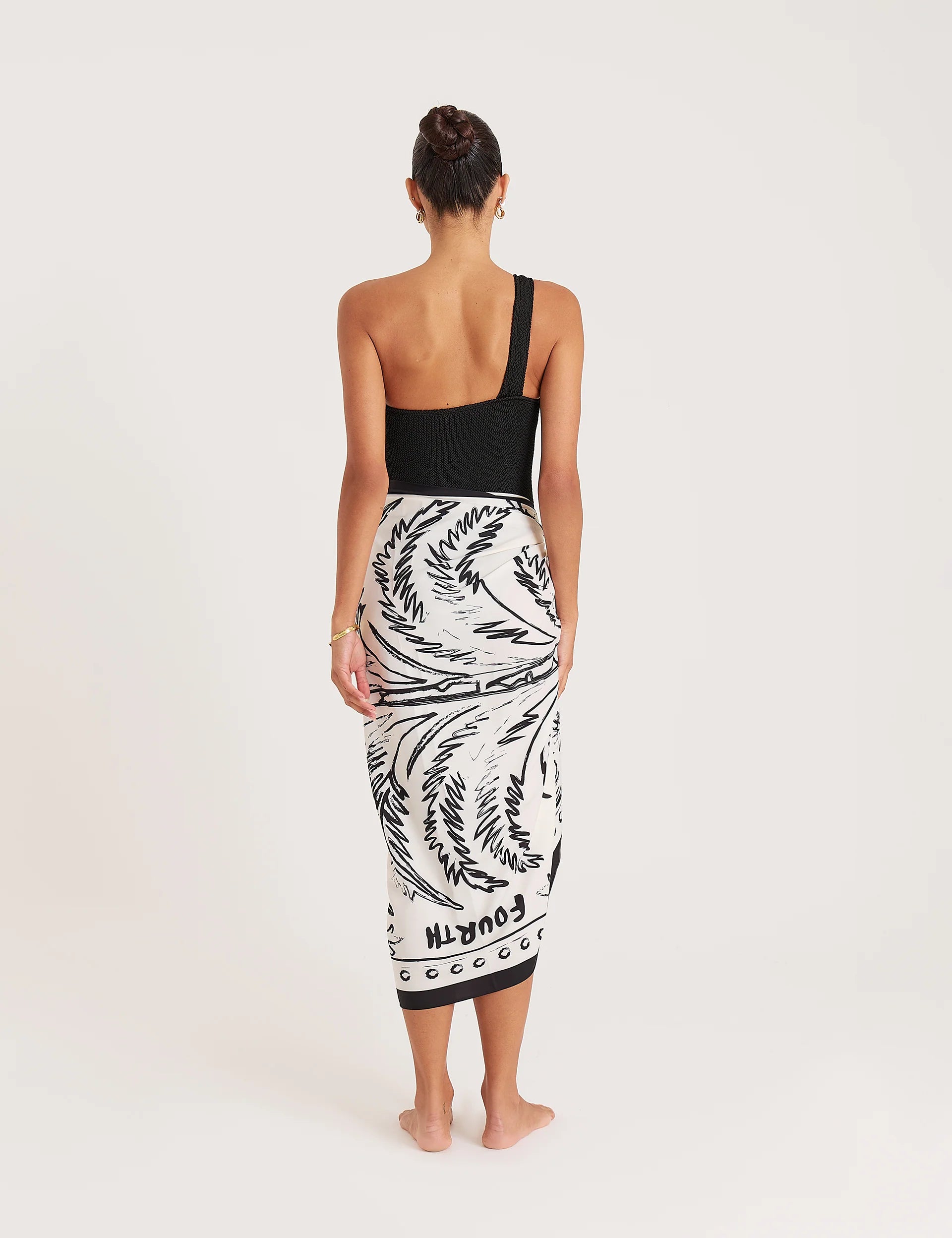 Black And White Palm Print Satin Sarong