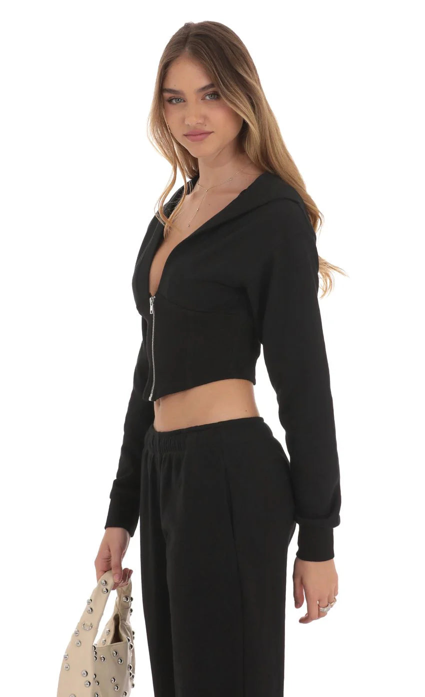 Cropped Pointed Hoodie in Black