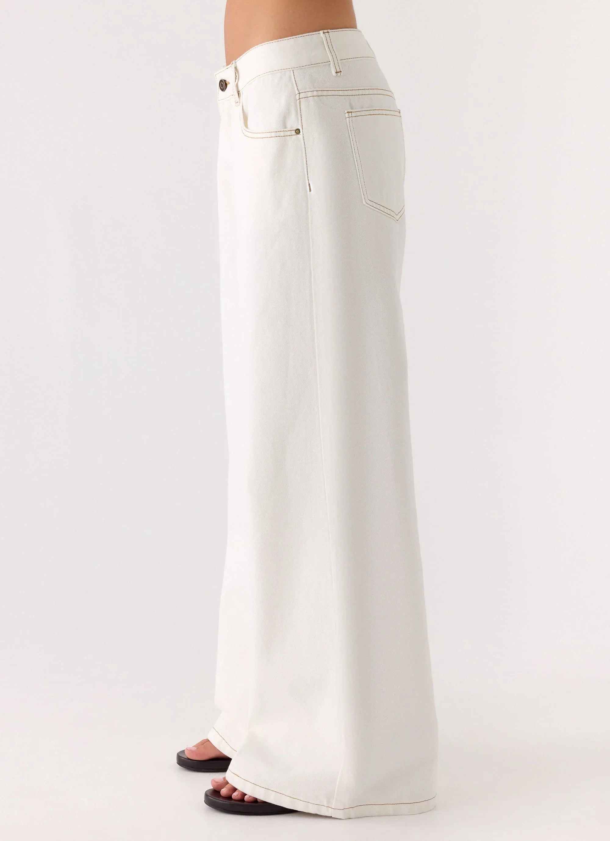 Neo Low Rise Wide Leg Denim Jeans Ivory