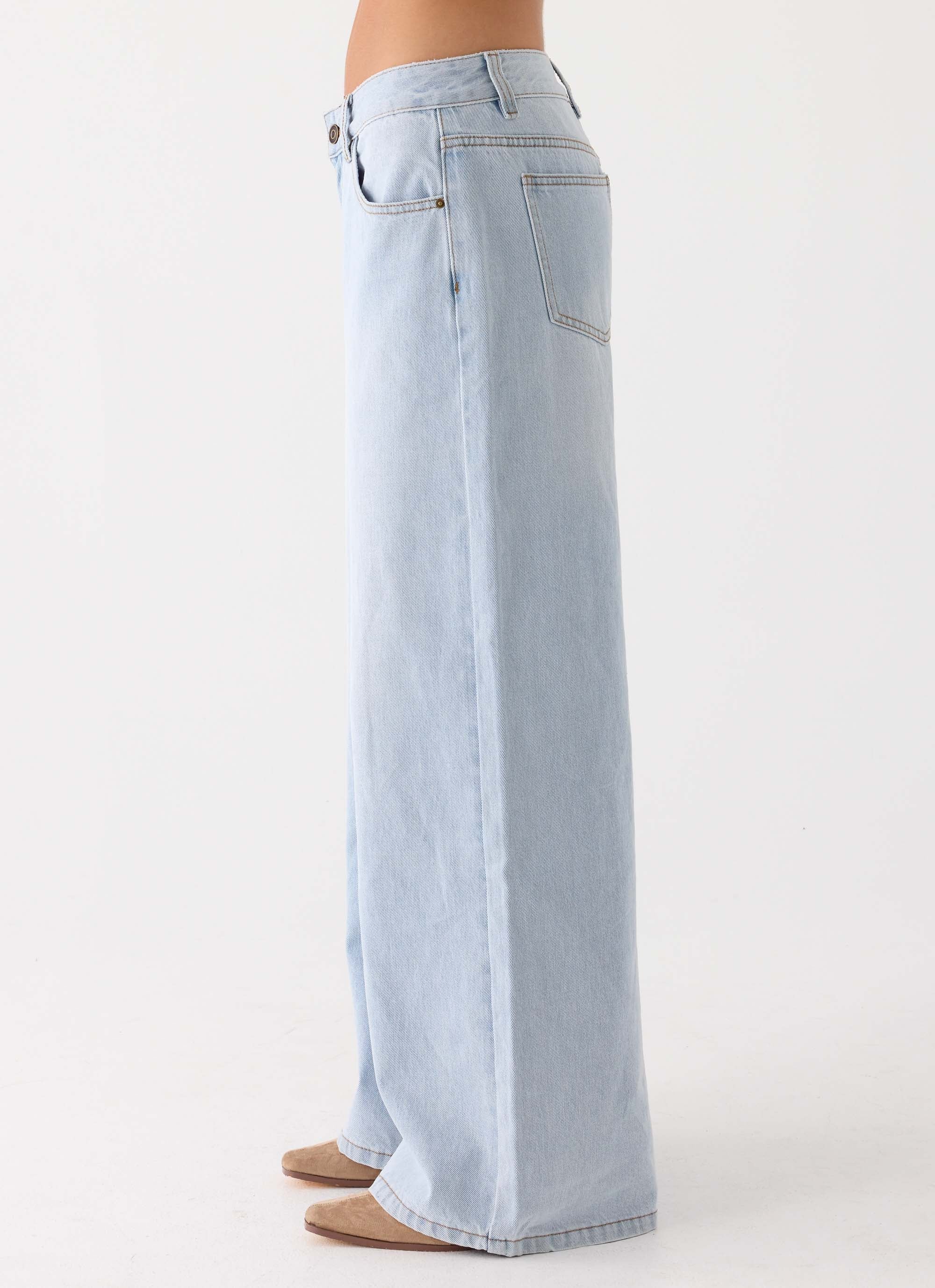 Neo Low Rise Wide Leg Denim Jeans Light Blue Wash