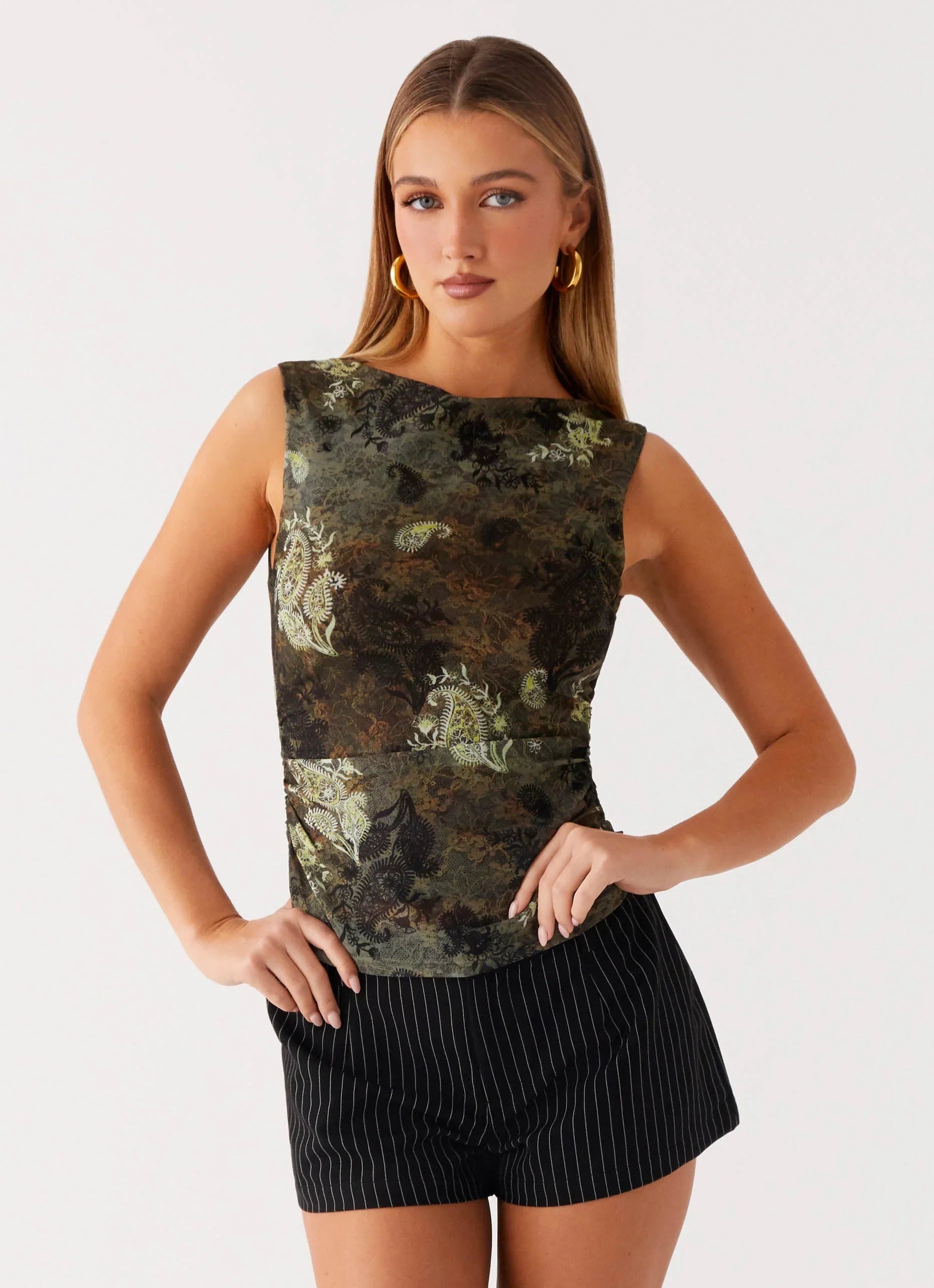 Reyka Suiting Shorts Black