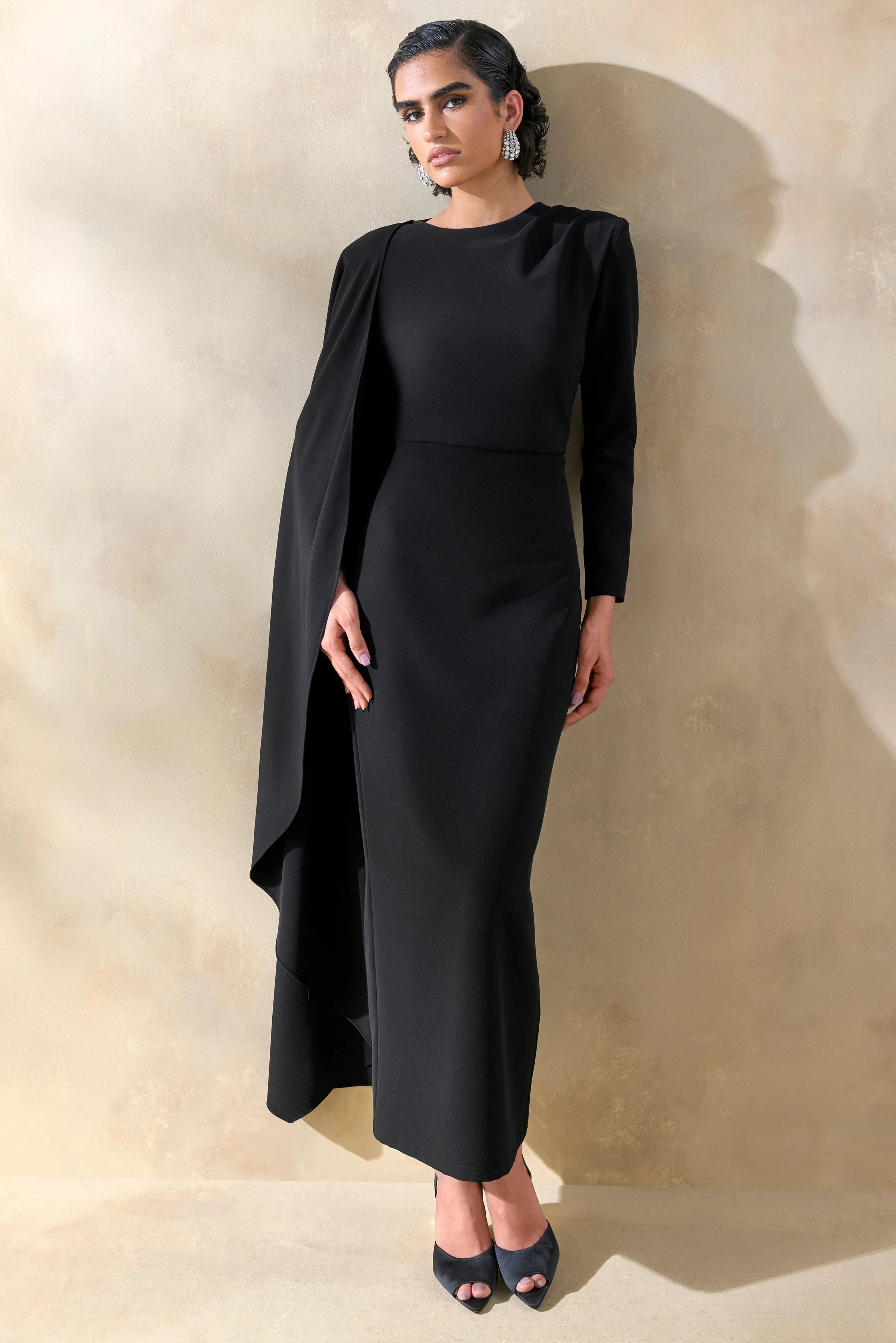 Jovea Black Round Neck Maxi Dress With Cape Sleeve