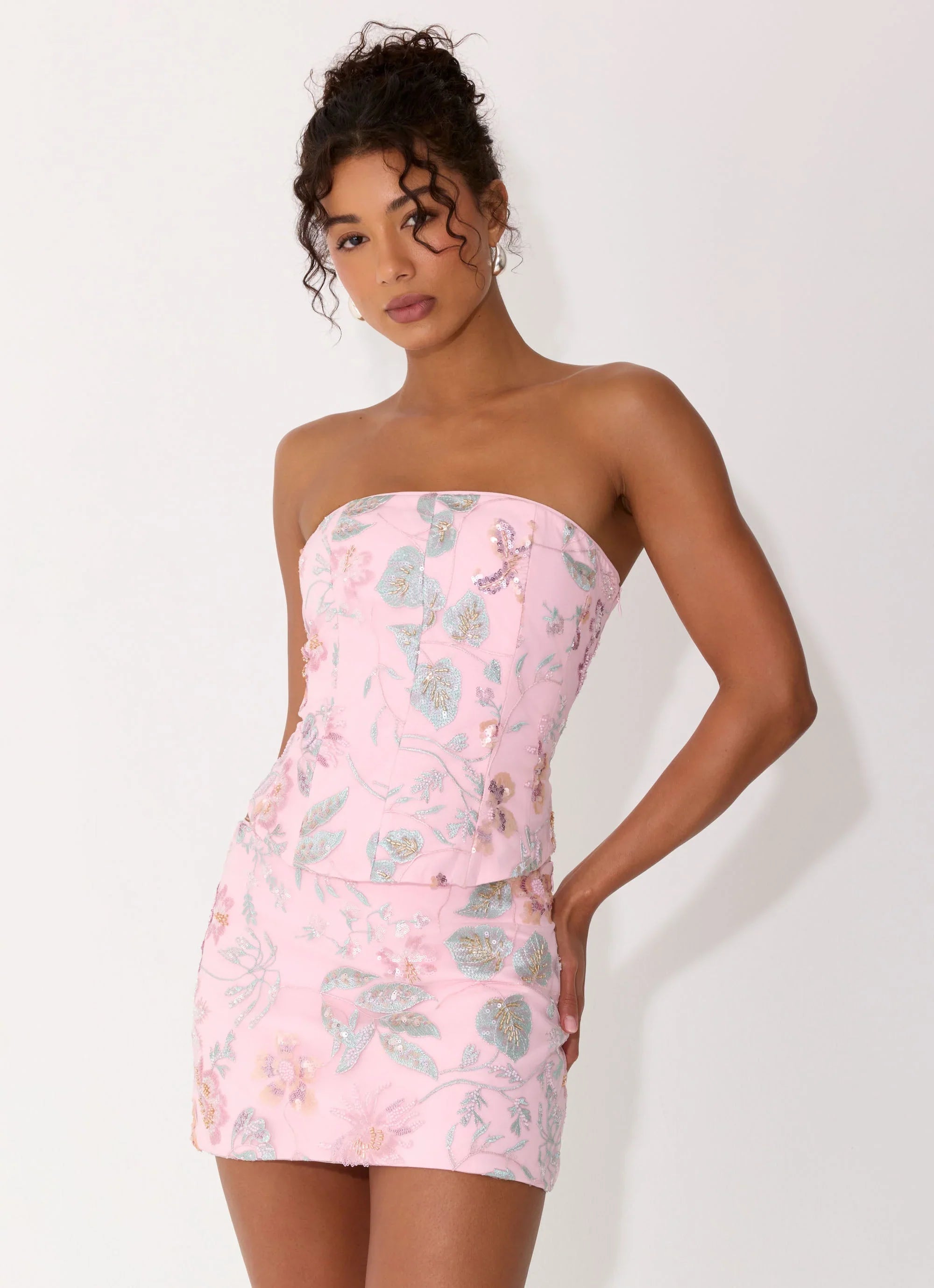 Solaire Low Rise Mini Skirt Pink