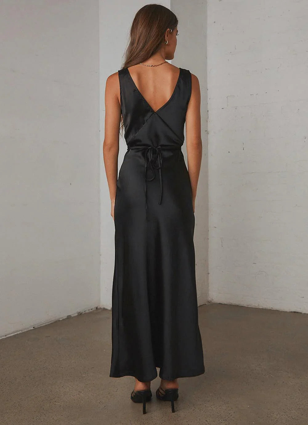 Loren Midi Dress Black