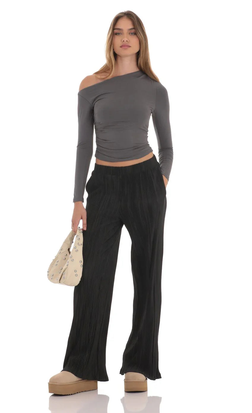 Pleated Straight Pants in Black