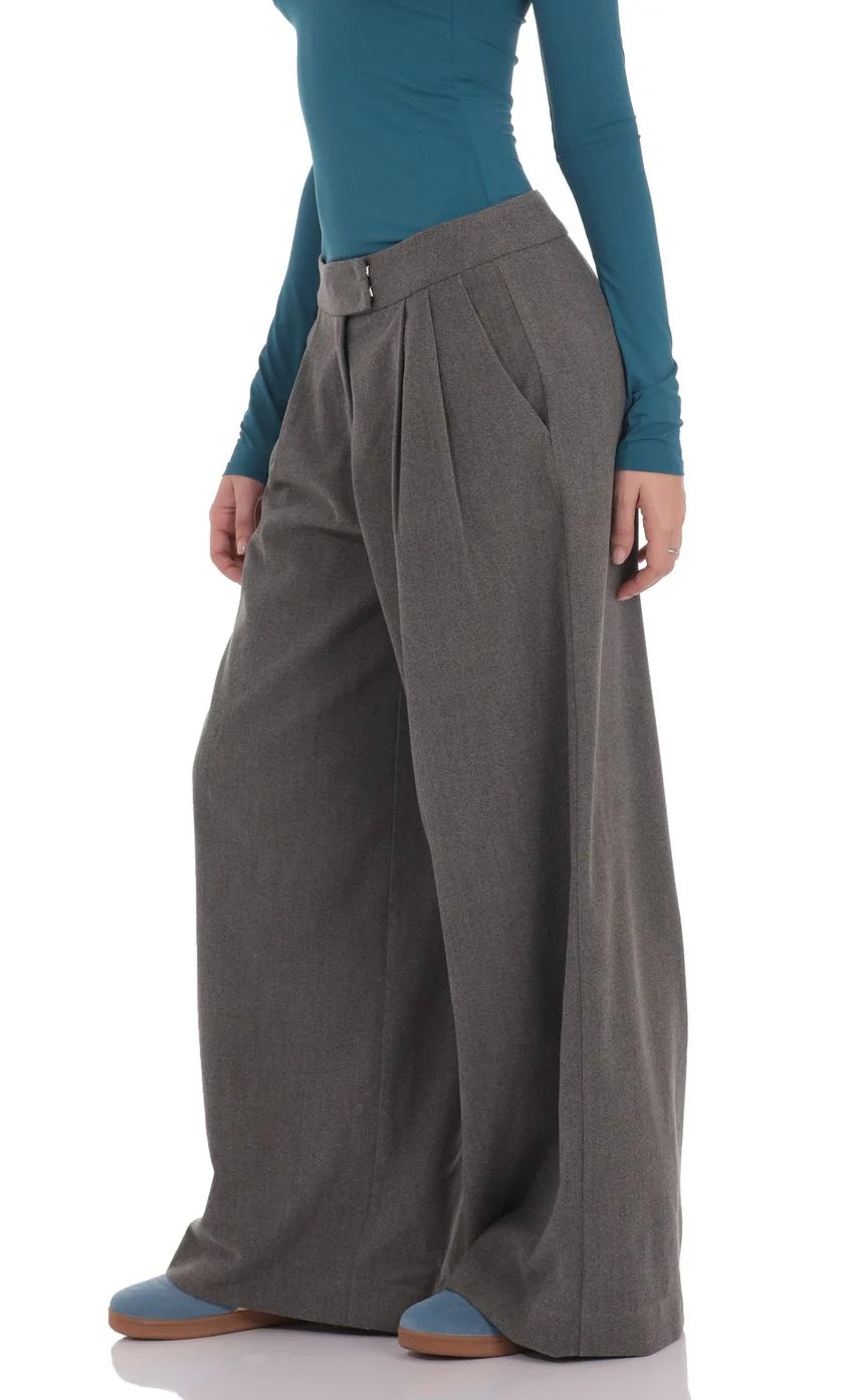 Pleated Baggy Trousers in Grey