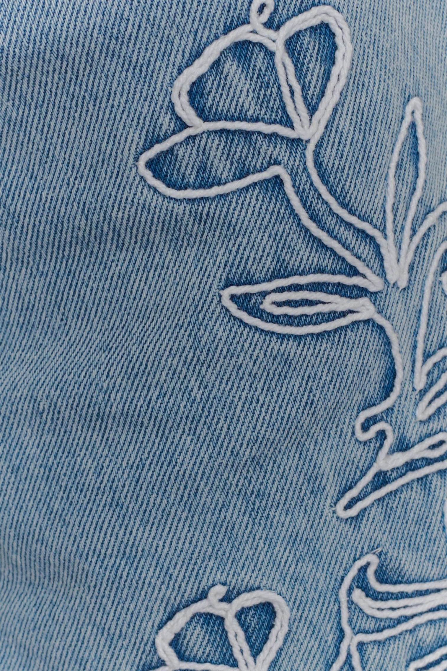 Kylee Embroidered Shorts Mid Blue