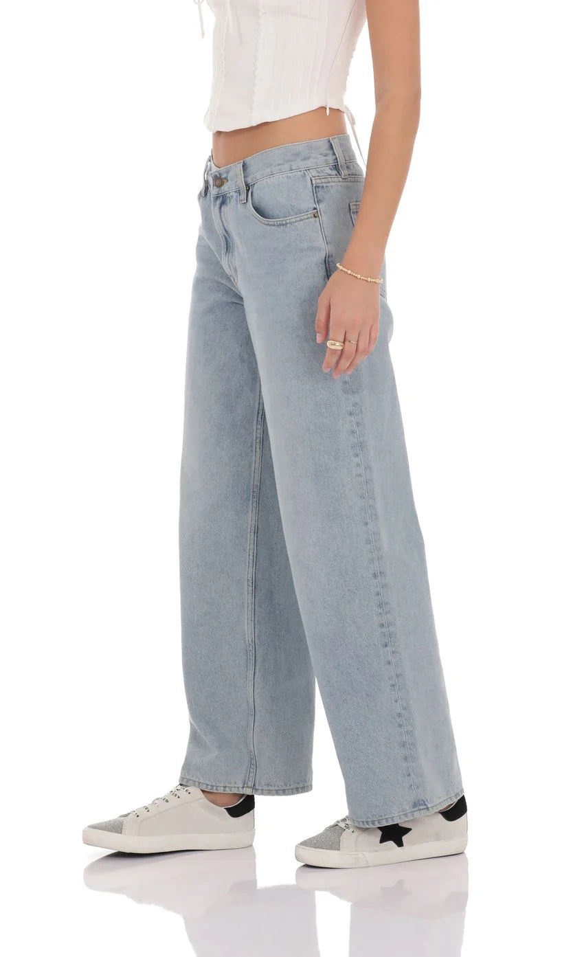 Mid Rise Baggy Jeans in Light Blue