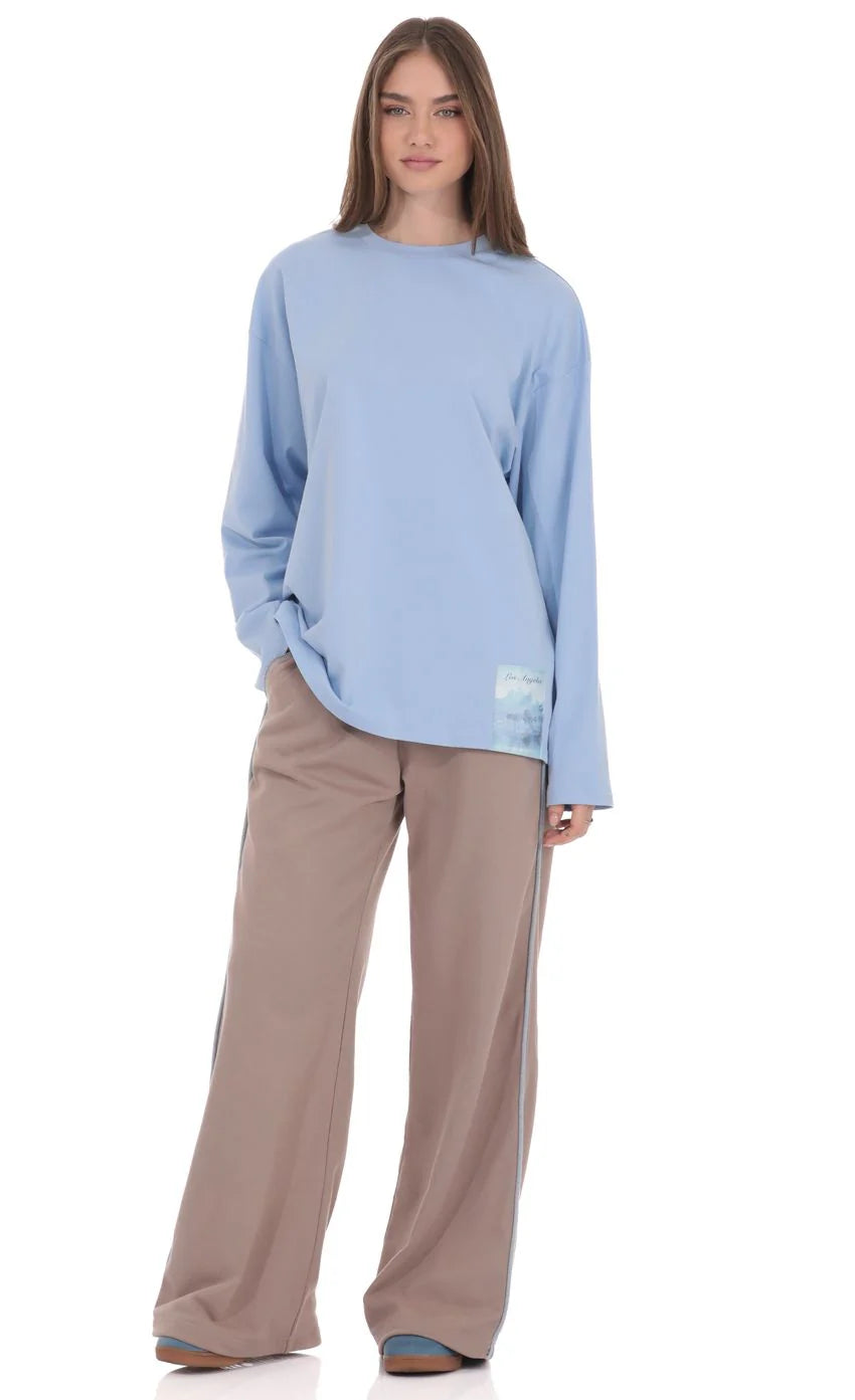 Lucy Graphic Crewneck Shirt in Light Blue