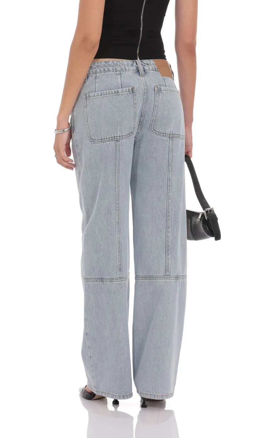 Relaxed Mid Rise Jeans in Light Blue