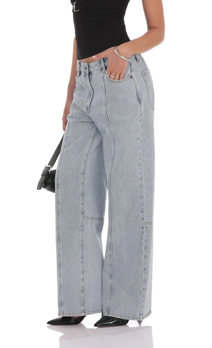 Relaxed Mid Rise Jeans in Light Blue