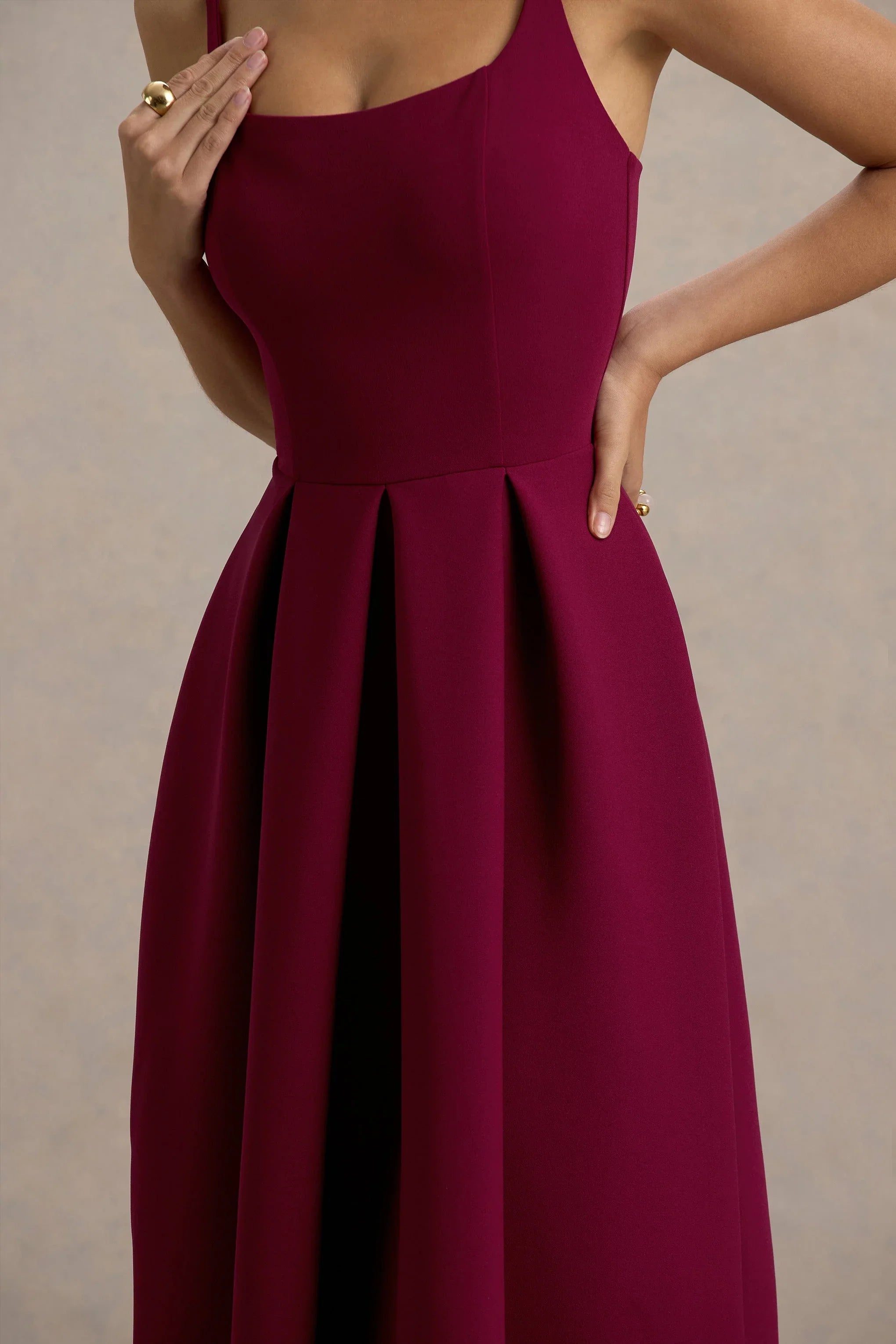 Bambina Burgundy Scoop Neck Pleated Maxi Dress