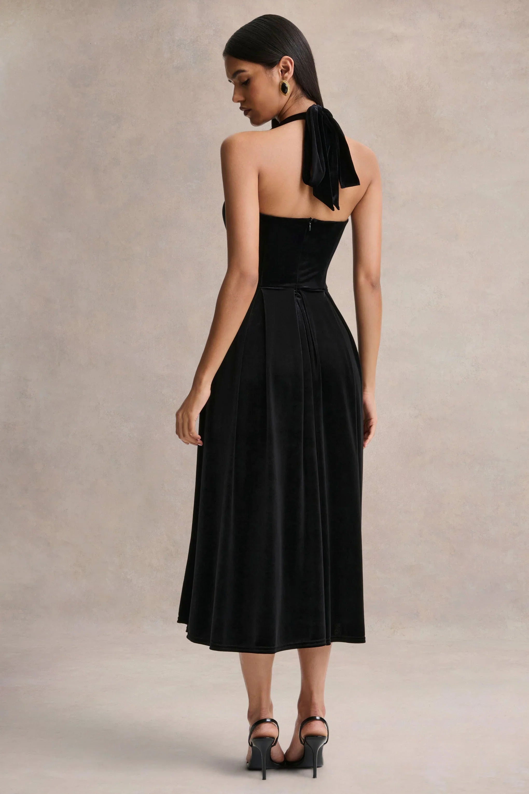 Esmeray Black Velvet Sweetheart Neck Midi Dress