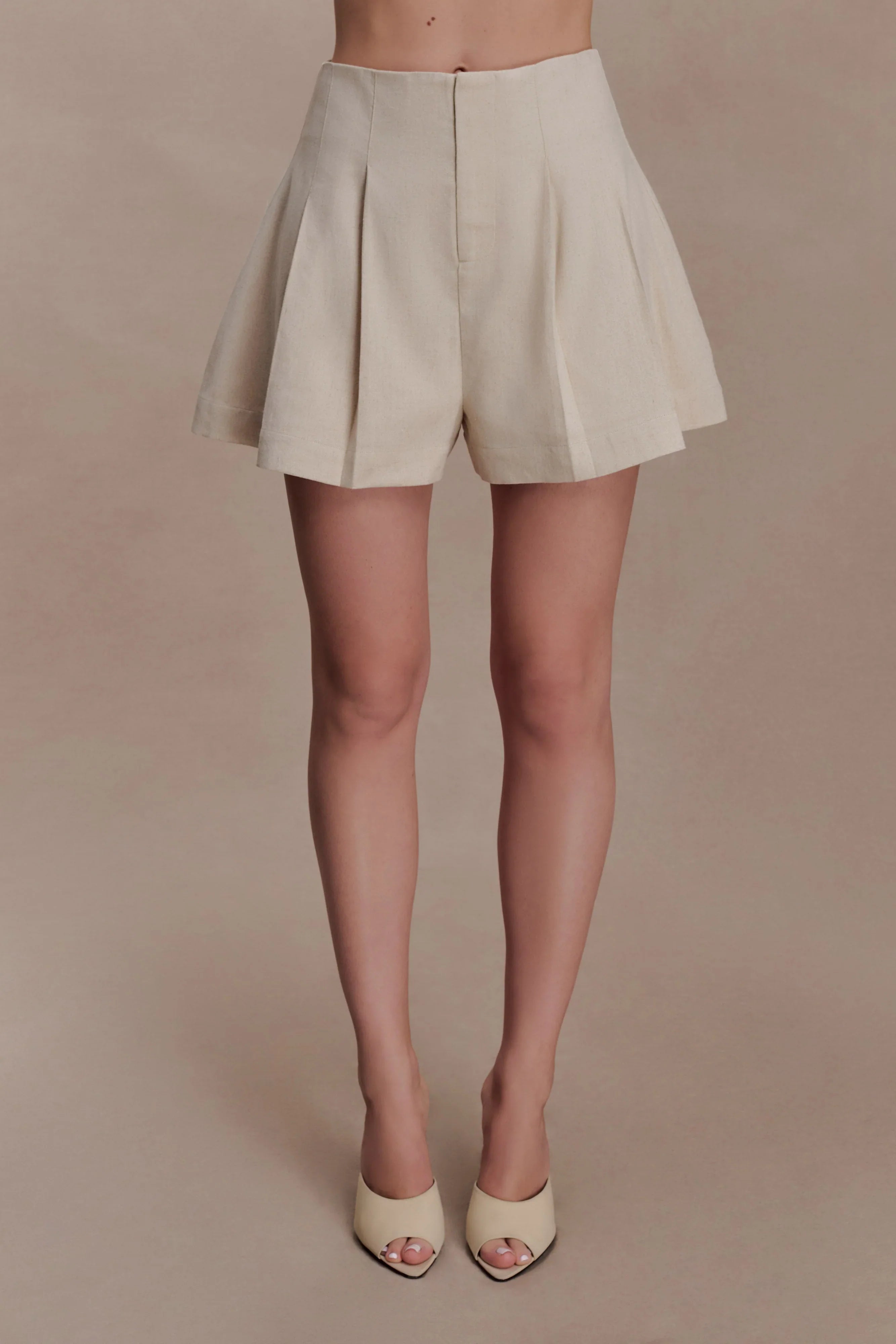 Martine Pleated Linen Short Natural