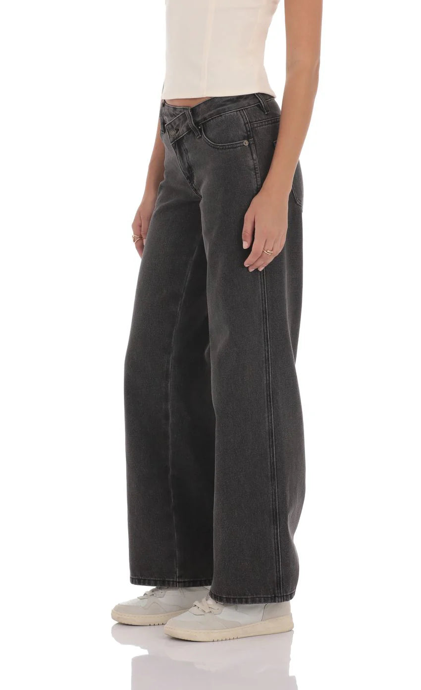 Low Rise Cross Jeans in Black