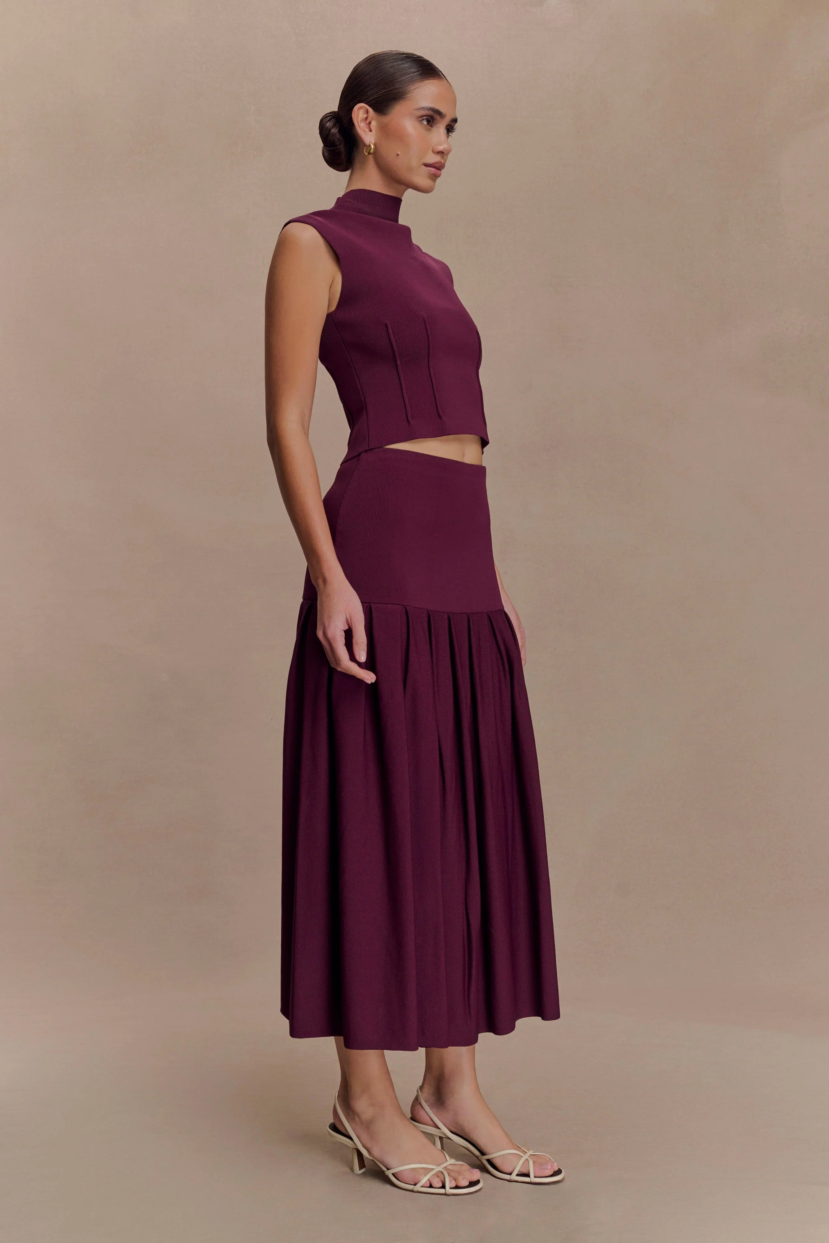Romaine High Neck Bandage Knit Top Wine