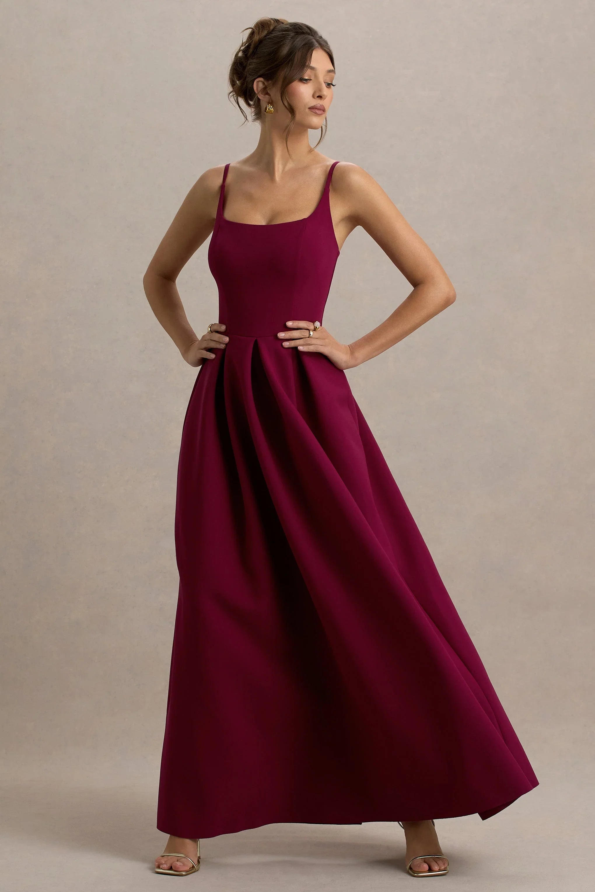 Bambina Burgundy Scoop Neck Pleated Maxi Dress