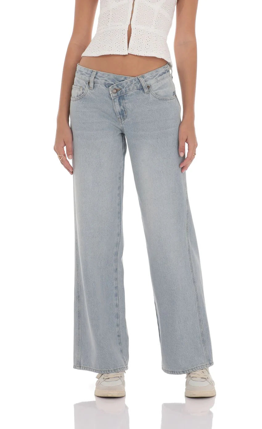 Low Rise Cross Jeans in Blue