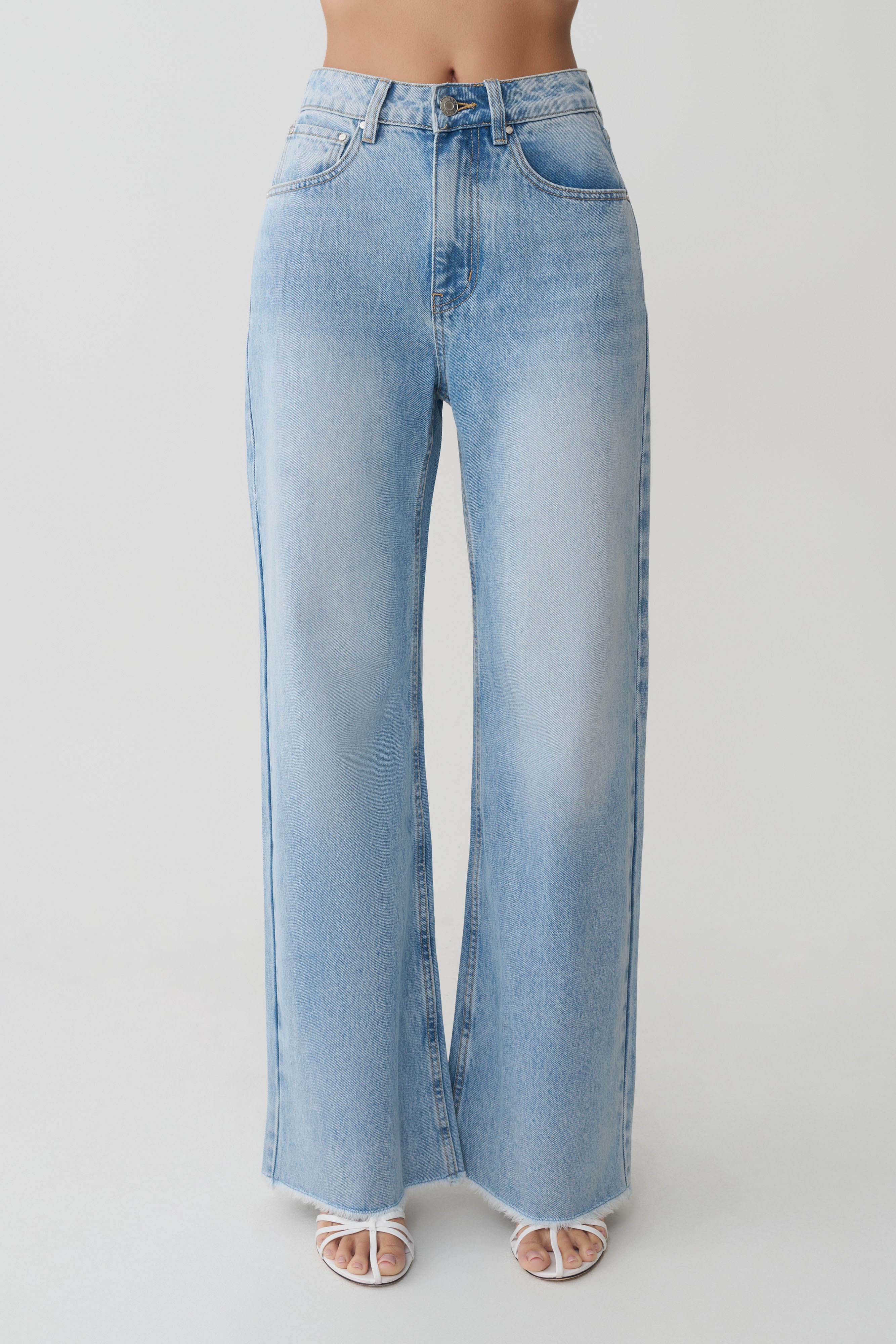 Sebastian Straight Leg Denim Jeans With Fray Hem Washed Light Blue