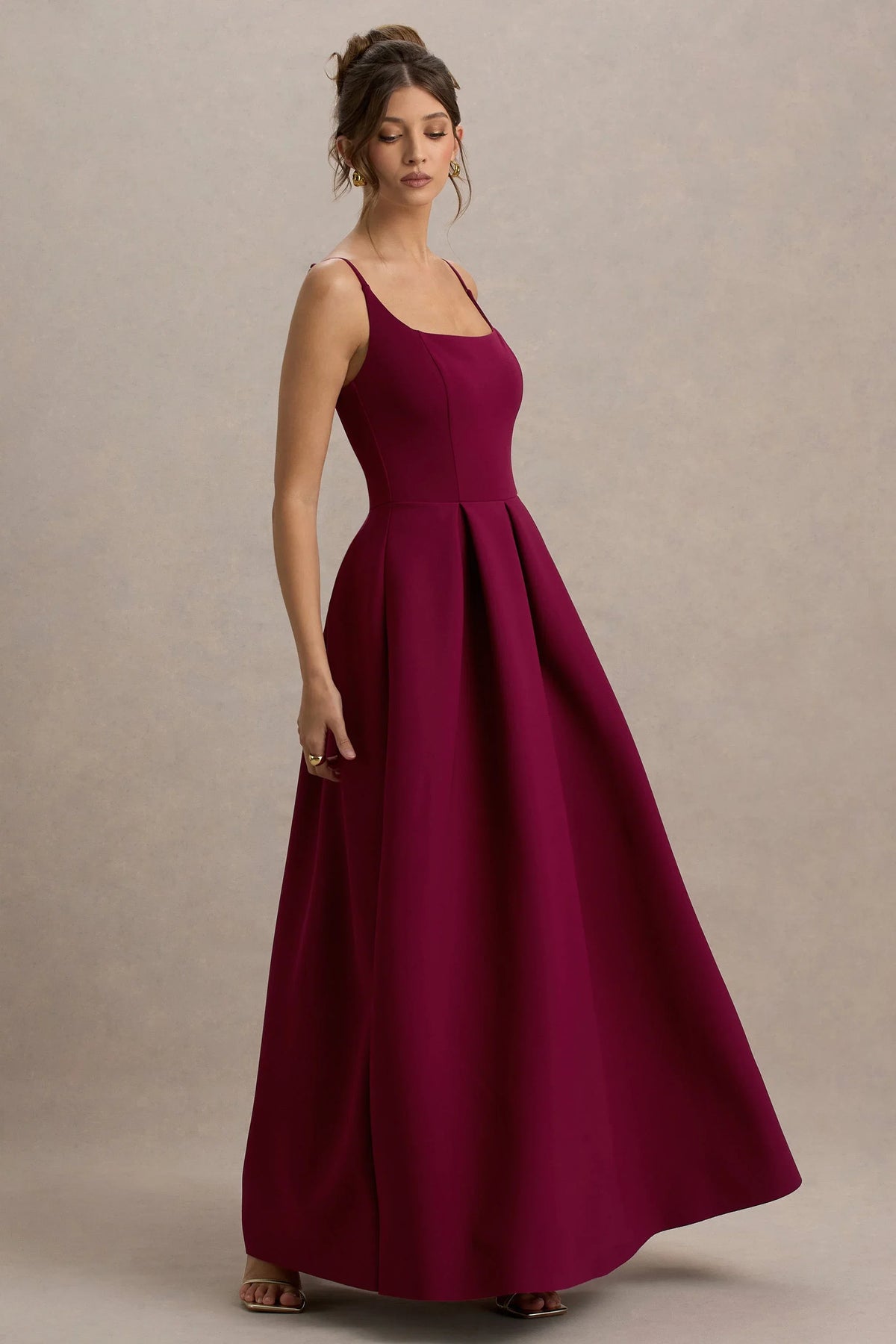 Bambina Burgundy Scoop Neck Pleated Maxi Dress