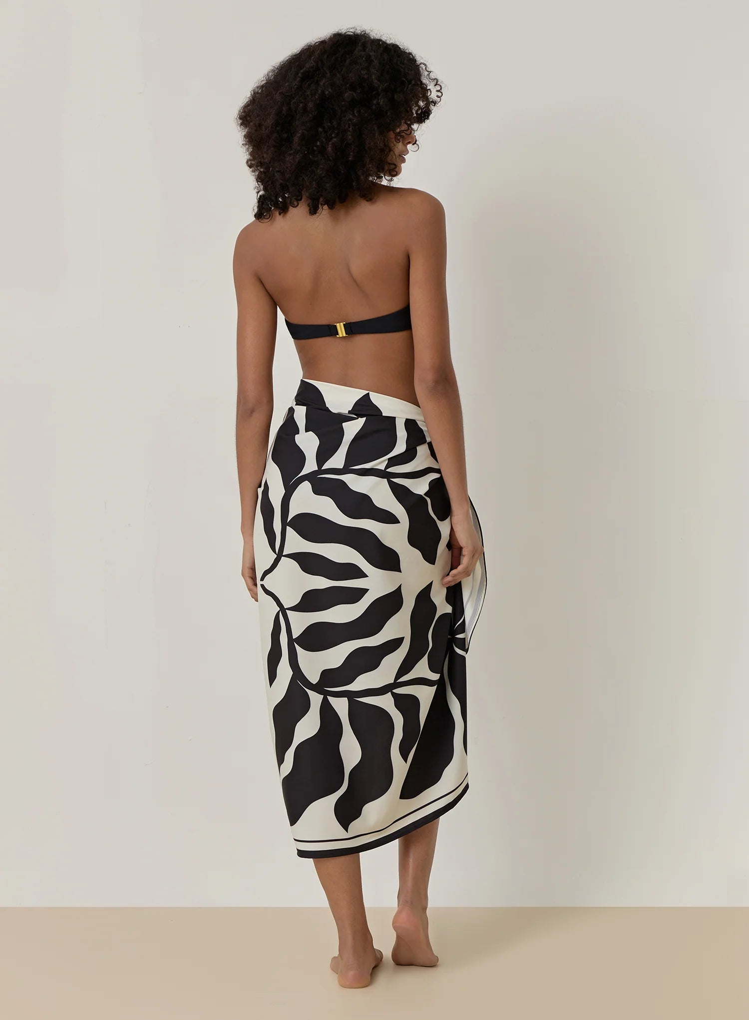 Black And Cream Printed Sarong Bora