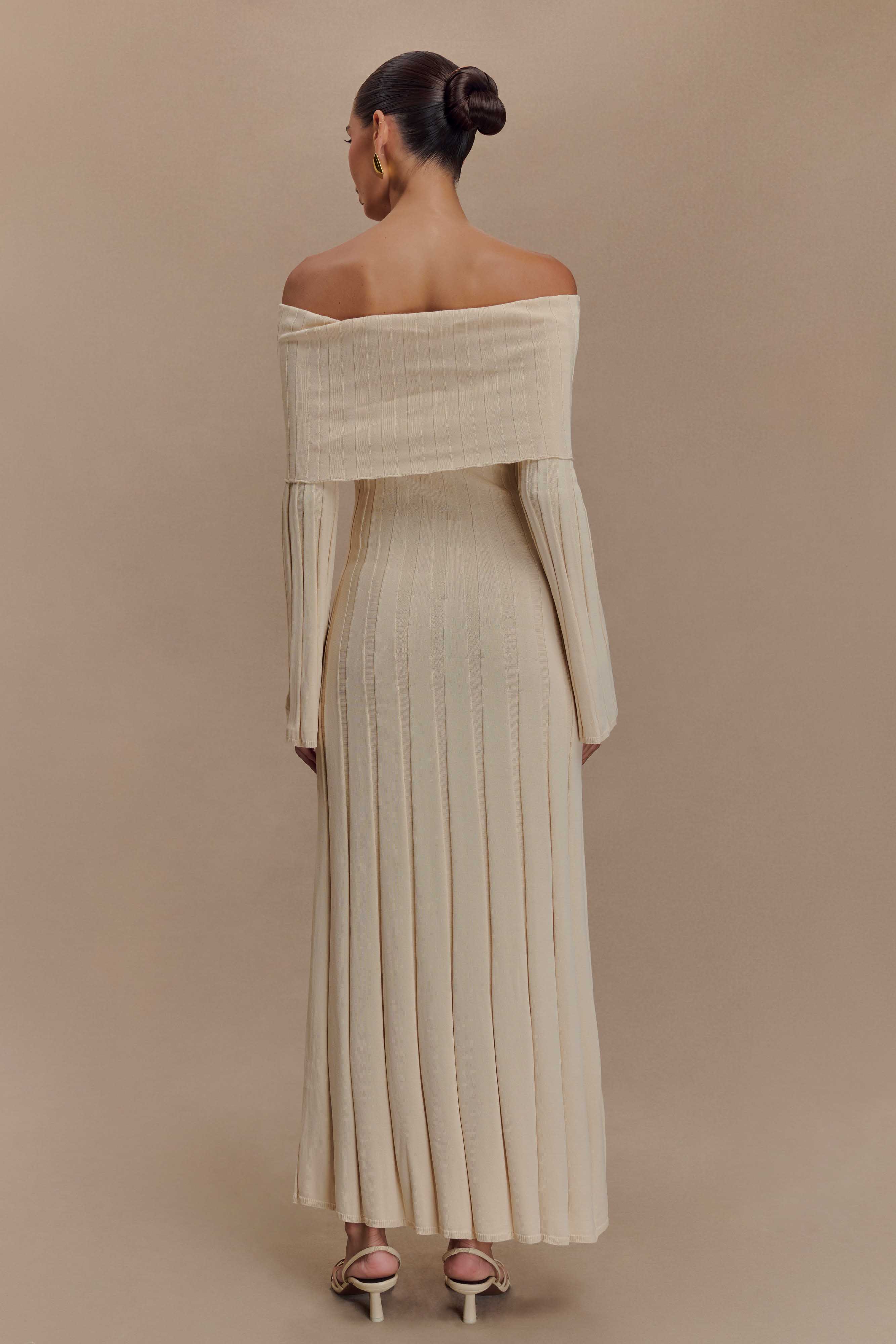 Alonza Long Sleeve Knit Midi Dress Cream