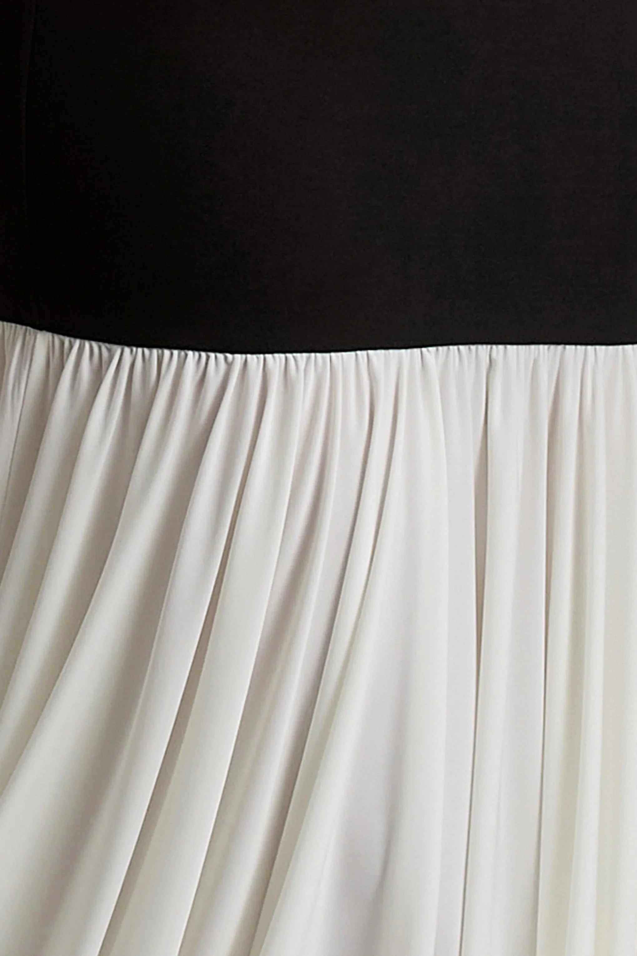 Cinzia Black White Puff Sleeve Volume Hem Midi Dress