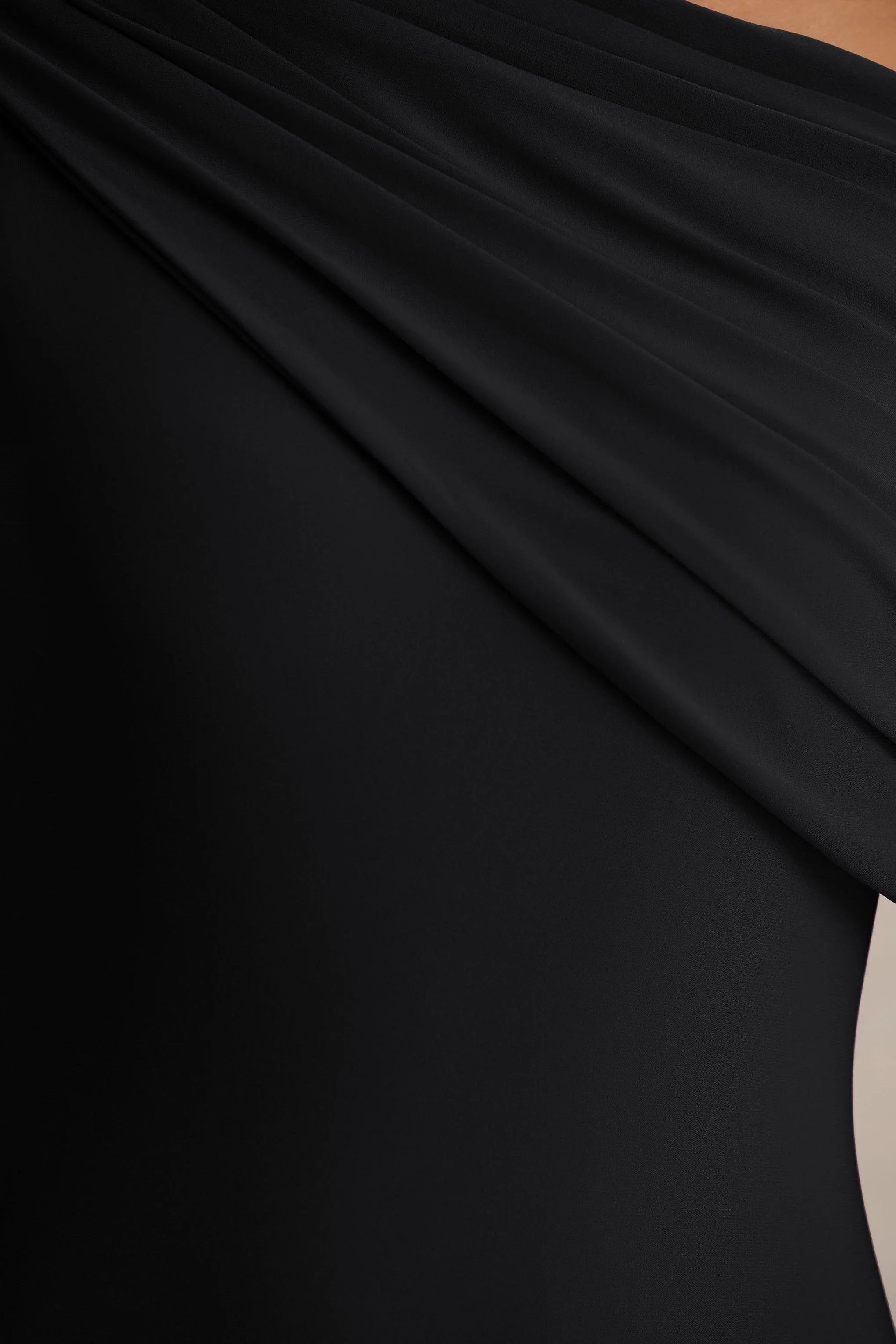 Zendaya Black Asymmetric Neck Fishtail Maxi Dress With Sash