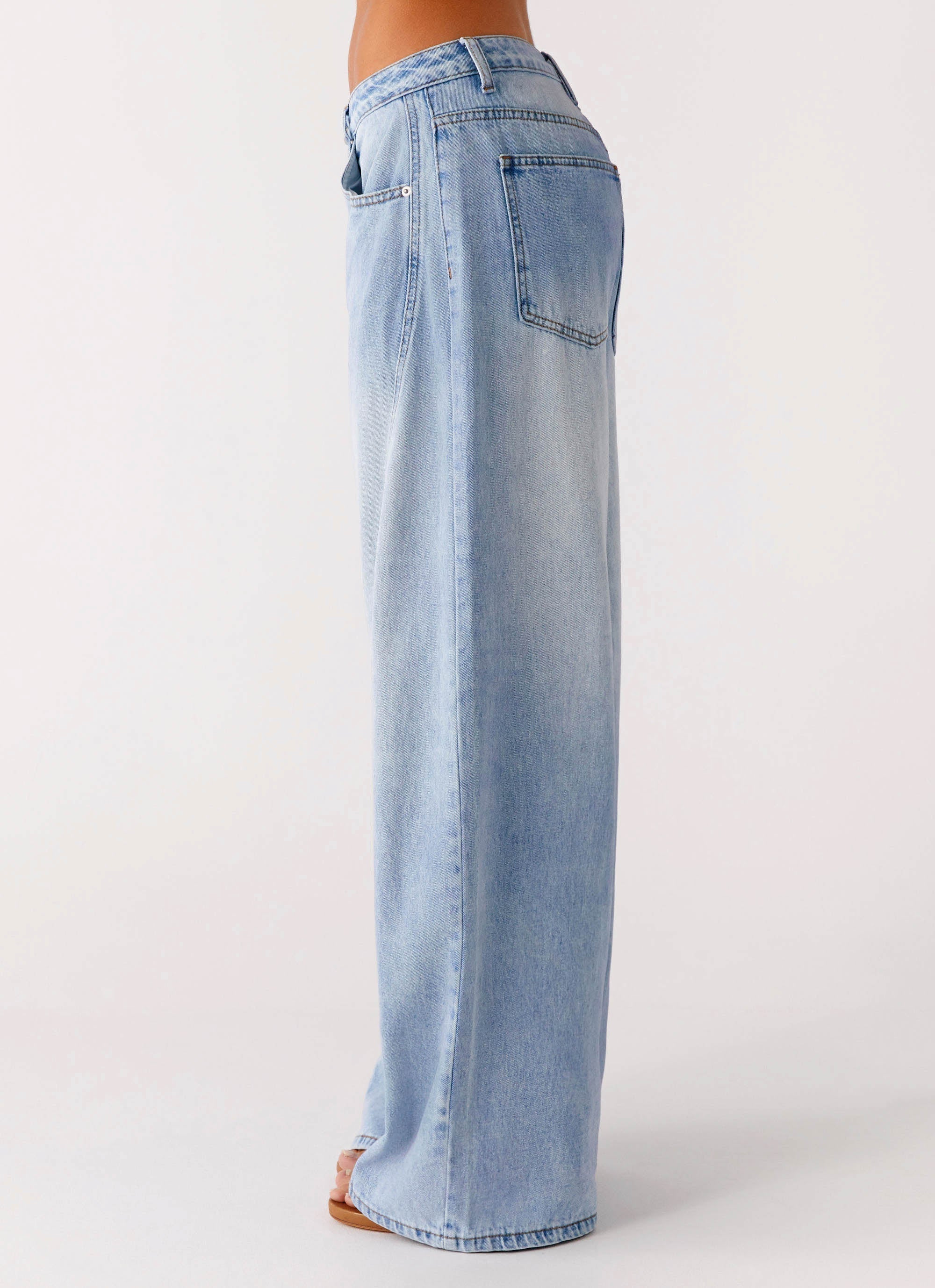 Timeless Wide Leg Jeans Bleached Blue